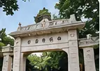 AI 校園意象，非國立政治大學實景